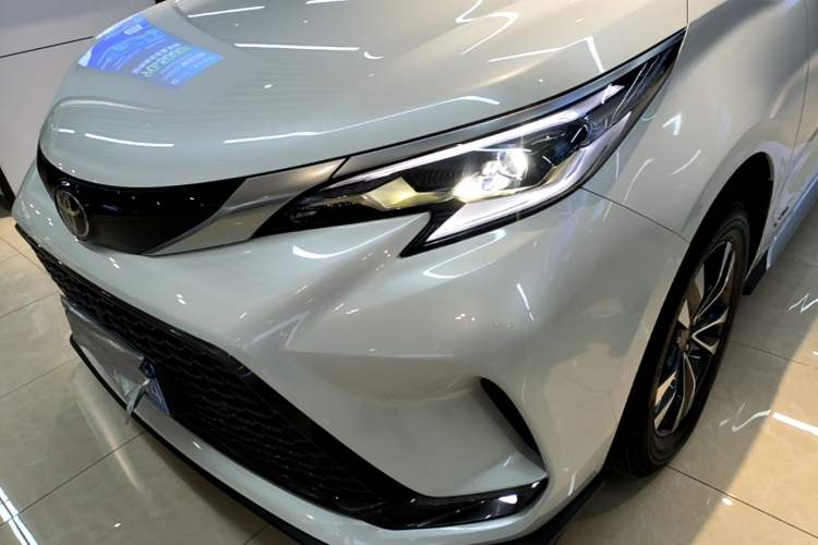 Used Toyota Granvia 2024 2.5L Hybrid Prestige PLUS Four-Wheel Drive Version
