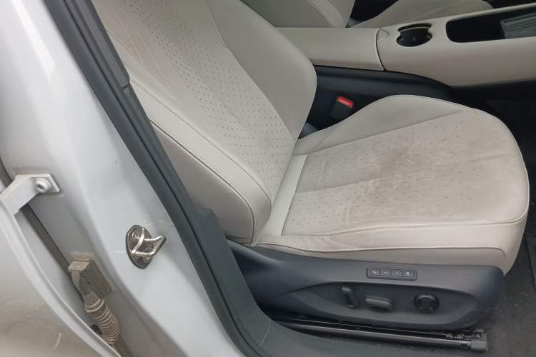 Used Volkswagen ID.UNYX 2024 Revised Ultra Long-Range Version Right Front Seat