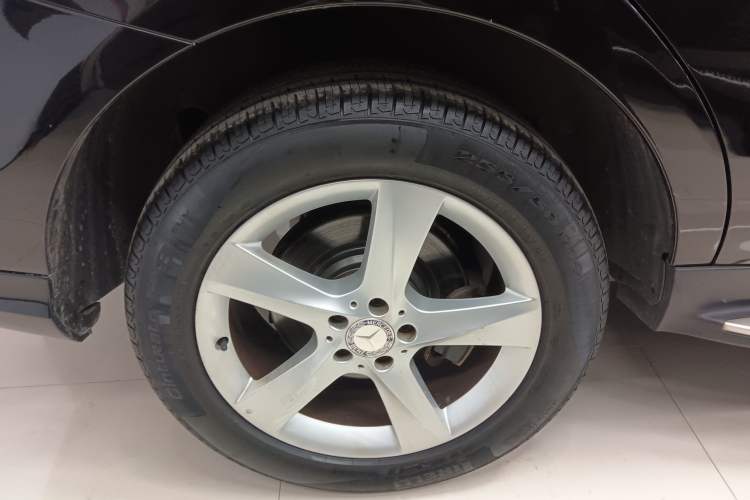 Used Mercedes-Benz M-Class 2014 ML 320 4MATIC Exterior 3