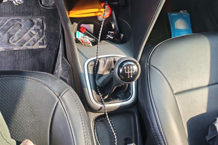 Used Volkswagen Polo 2016 1.4L Manual Fashion Model Gear Lever