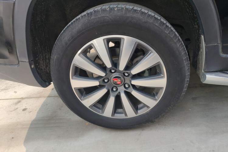 Used Roewe RX8 2018 30T Smart Connectivity Two-Wheel Drive Flagship Edition Right Rear Wheel Hub