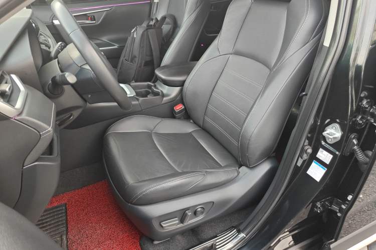 Used Toyota Wildlander 2021 2.0L CVT 4x4 Luxury Edition
