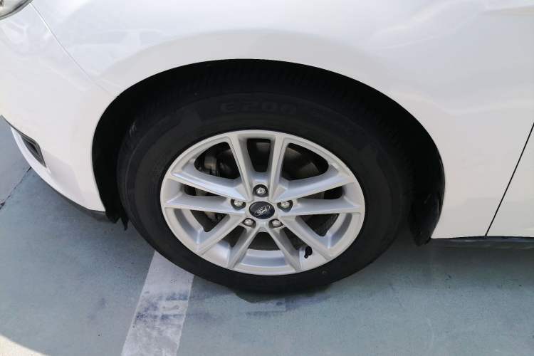 Used Ford Focus 2018 Sedan Classic 1.6L Automatic Trendy SmartDrive Edition