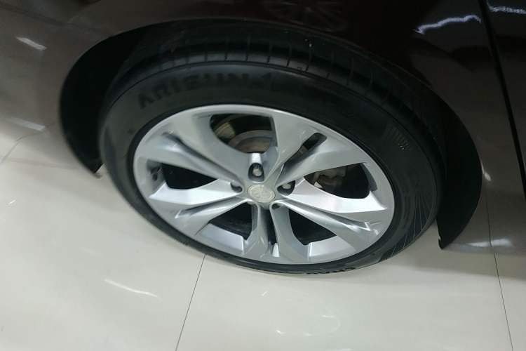 Used Buick LaCrosse 2018 28T Avenir
