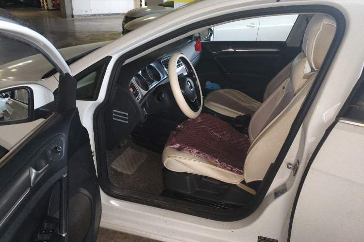 Used Volkswagen Golf 2016 1.6L Automatic Comfort Model
