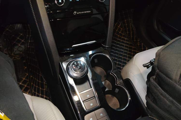 Used Ford Escape 2020 EcoBoost 245 Four-Wheel Drive Luxury Edition
