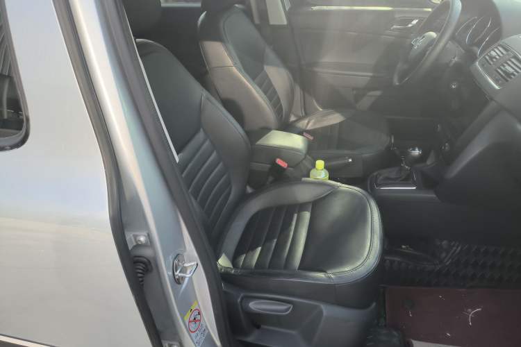 Used Skoda Yeti 2014 1.4TSI DSG Explorer Edition Right Front Seat