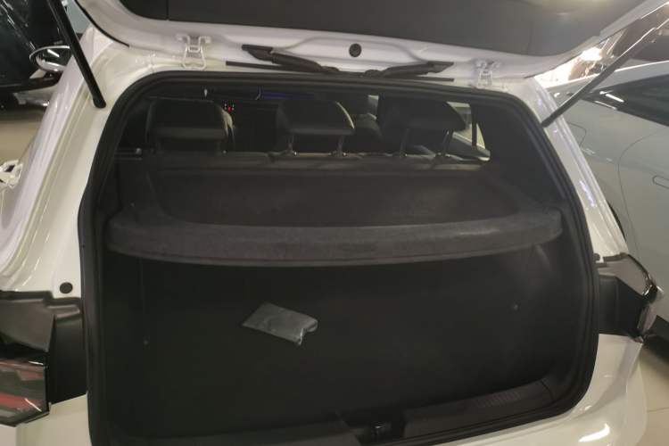 Used Volkswagen Golf 2025 300TSI R-Line