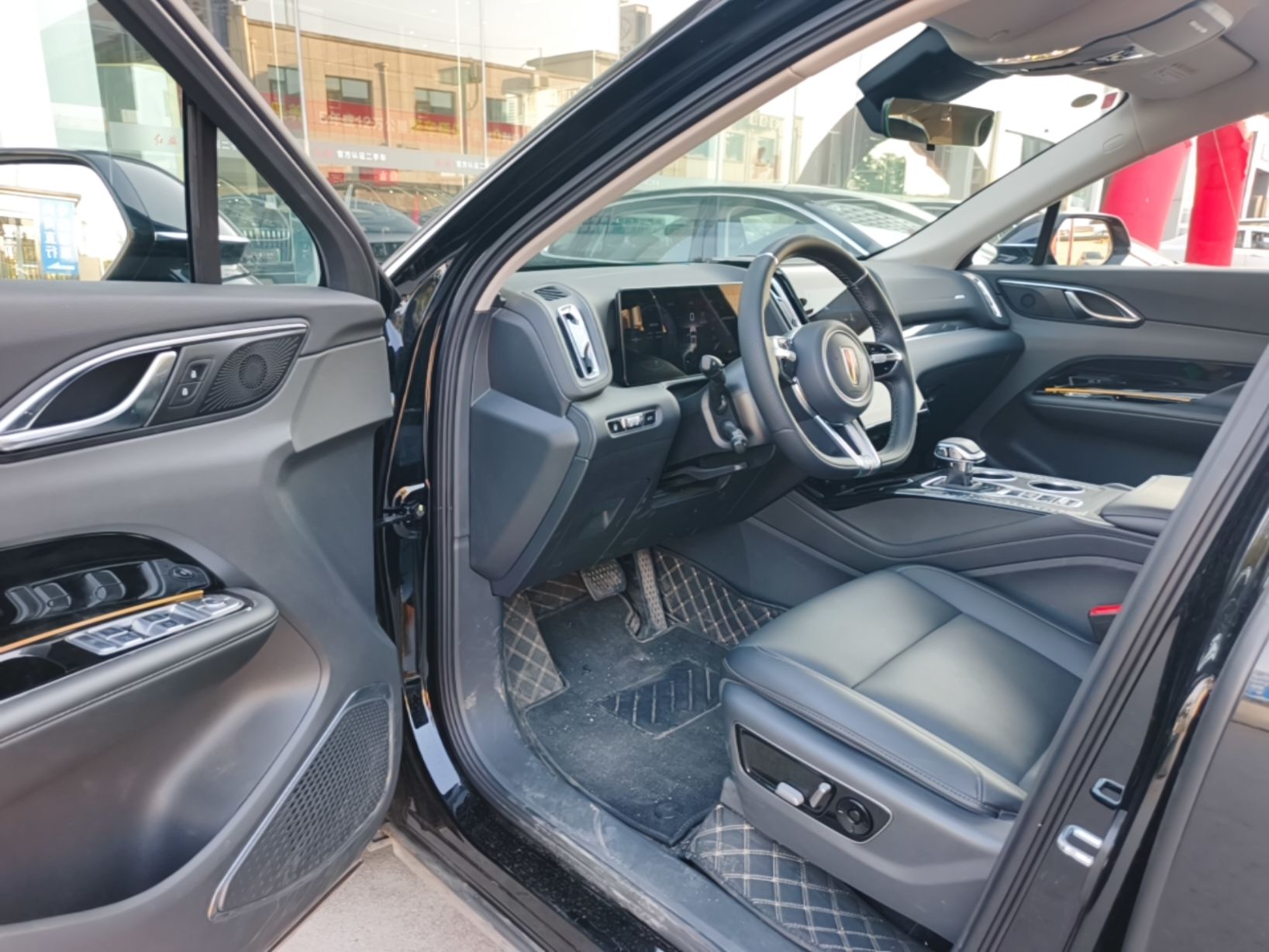 Hongqi HS3 PHEV 2025 Model 117km Jingwei Edition — снимка 18