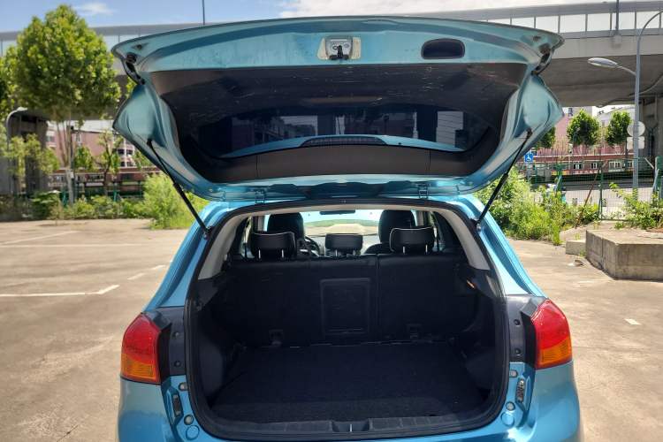 Used Mitsubishi ASX 2016 1.6L Manual Two-Wheel Drive Pioneer Edition
