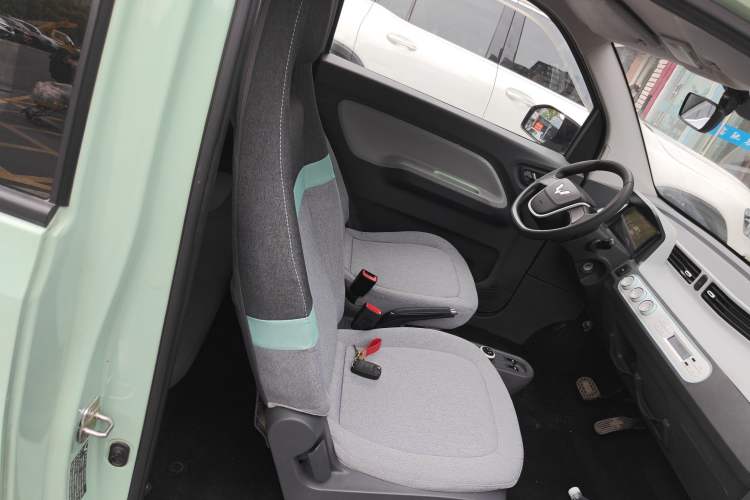 Used Wuling Hongguang MINIEV 2021 Macaron Premium Model – Lithium Iron Phosphate Right Front Seat