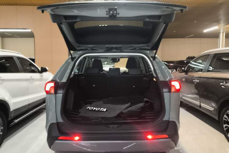 Used Toyota RAV4 2020 2.0L CVT Two-Wheel Drive Fashion Edition