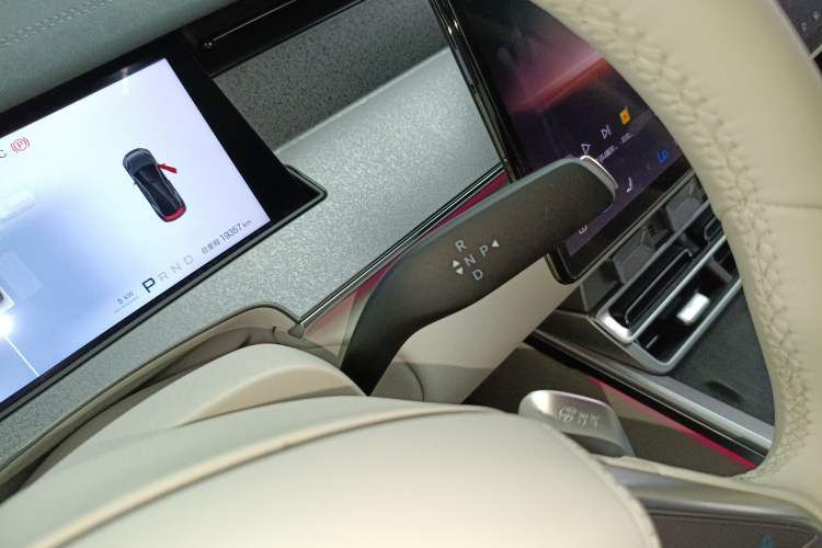 Used BYD Han L 2025 EV 701KM LiDAR Deluxe Edition Gear Lever