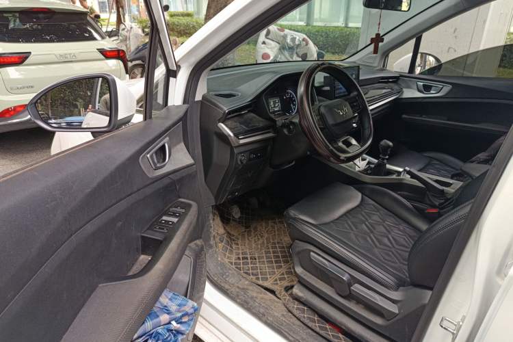 Used Wuling Jiachen 2022 1.5L Manual Enjoyment Elite Model
