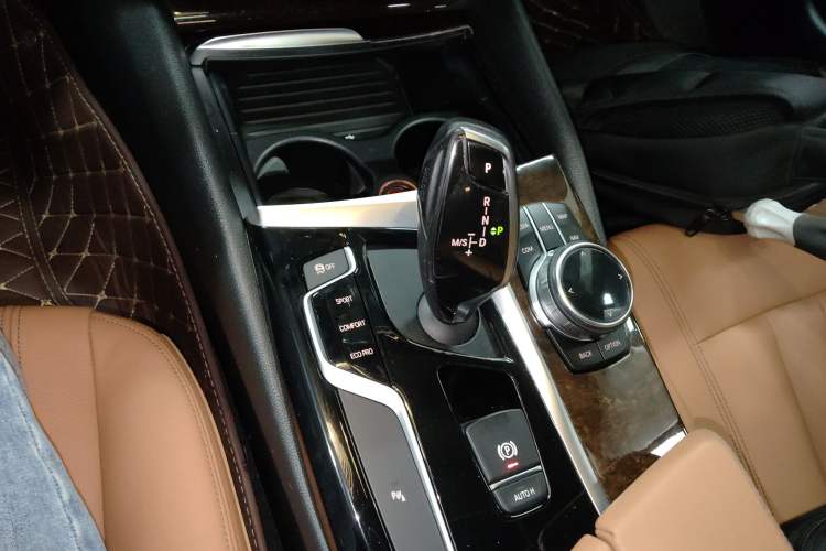 Used BMW 5 Series 2018 528Li Launch Special Edition Gear Lever