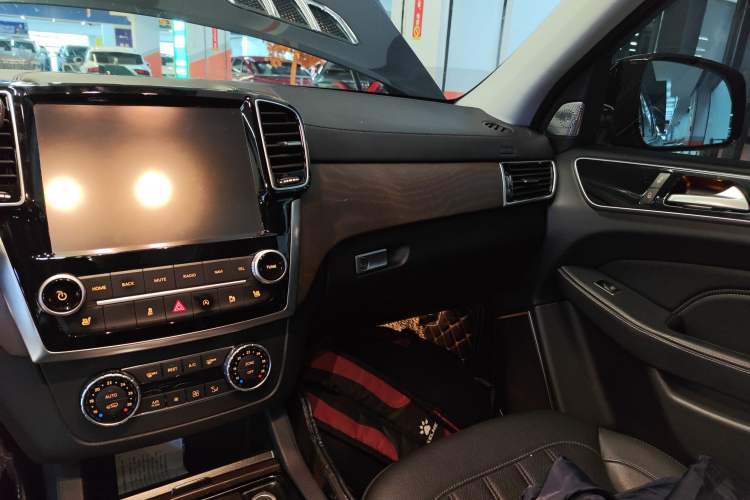 Used BAIC Off-Road BJ90 2021 3.0T Zhenrong Edition Audio And AC Panel