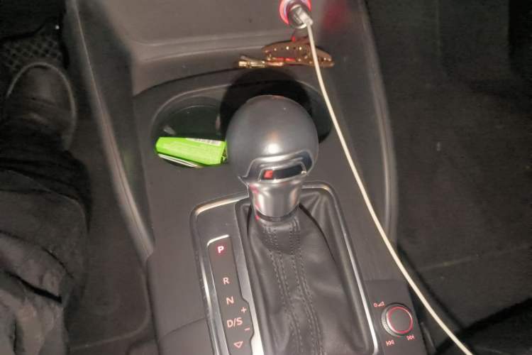 Used Audi A3 2016 Limousine 35 TFSI Prestige Edition Gear Lever