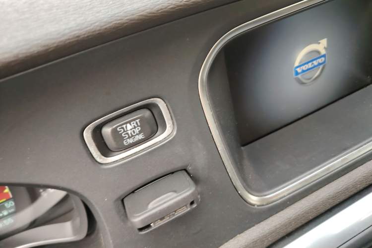 Used Volvo V40 2014 2.0T Zhiya Edition