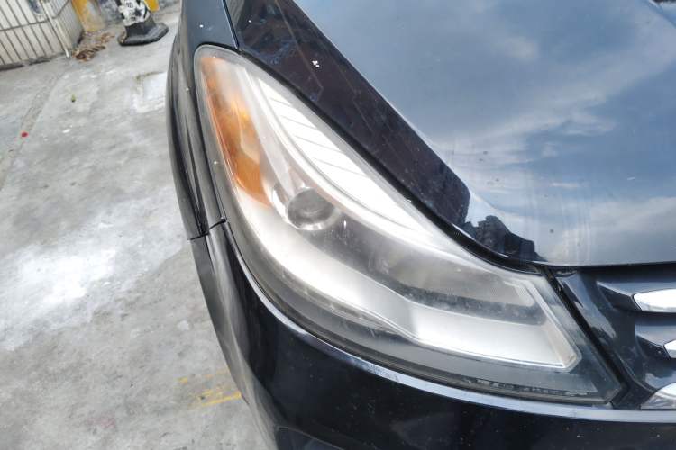 Used JMC Yusheng S350 2013 2.4T Automatic 2WD Diesel Luxury Edition 5 Seats
