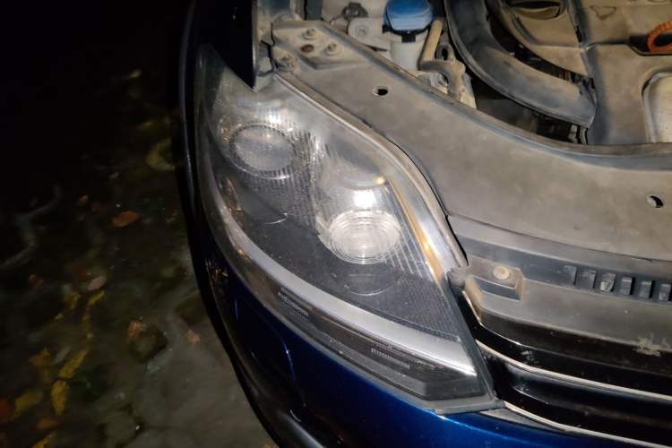 Used Volkswagen Golf 2011 1.4TSI Cross Golf Right Front Headlight