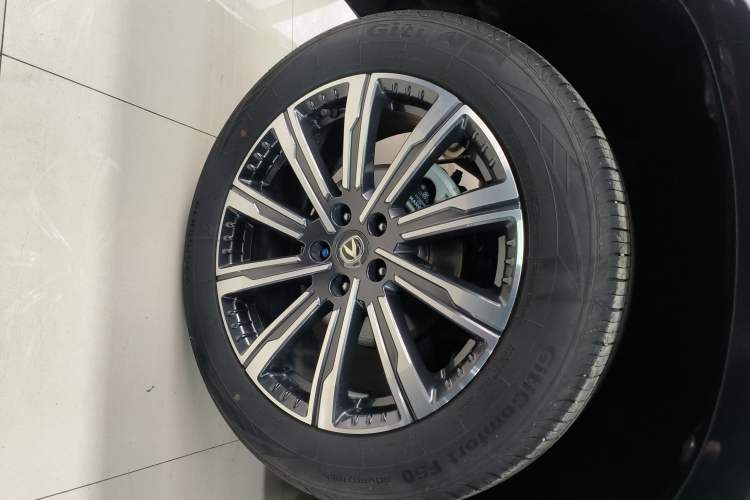 Used CHANGAN CS75 PLUS 2024 3rd Generation Champion Edition 1.5T Intelligent Drive Dynamic Model