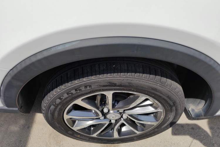 Used Baojun 730 2017 1.8L iAMT Prestige Version 7 Seats Right Rear Wheel Hub