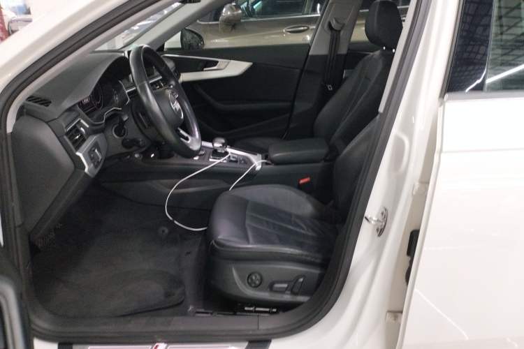 Used Audi A4L 2019 40 TFSI Fashion Version China V
