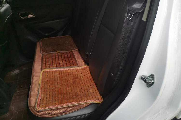 Used Buick Encore 2015 1.4T Automatic Two-Wheel Drive Urban Elite Version
