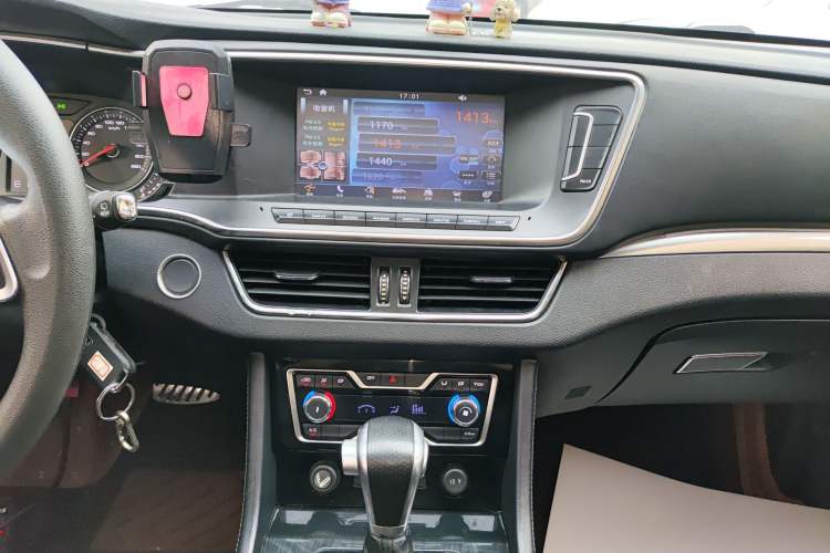 Used Zotye T600 Coupe 2017 1.5T Automatic Luxury Model Audio And AC Panel