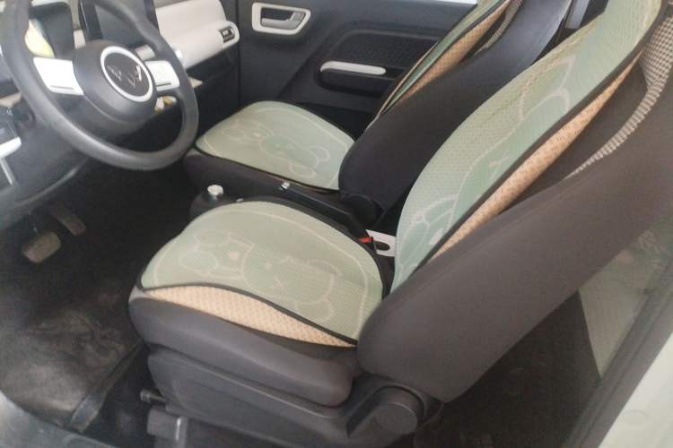 Used Wuling Hongguang MINIEV 2024 3rd Generation 215km Advanced Version Left Front Seat