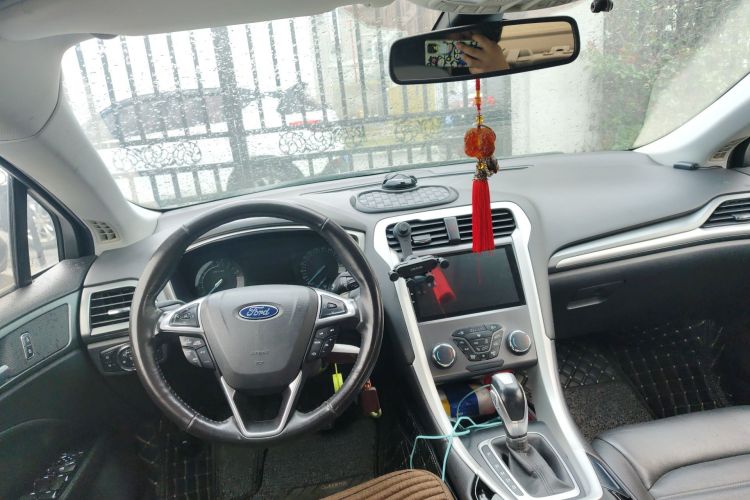 Used Ford Mondeo 2013 1.5L GTDi180 Fashion Edition Center Console