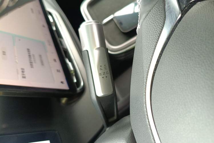 Used AION V 2024 Plus 70 Star Edition Lithium Iron Phosphate Gear Lever