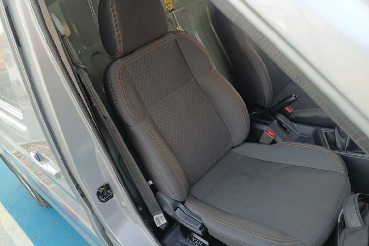 Used CHANGAN KAICHENG Ruixing M60 2023 1.5L GDI Comfort Van 2-Seater Right Front Seat