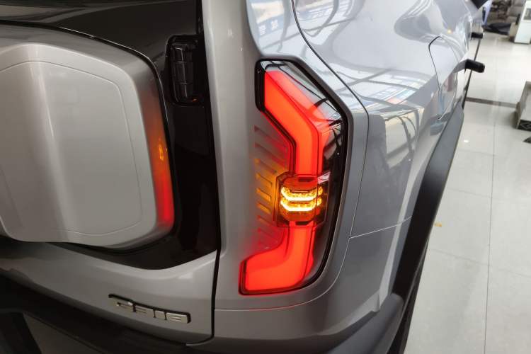 Used Deepal G318 2024 Four-Wheel-Drive Air Suspension Model Exterior 3