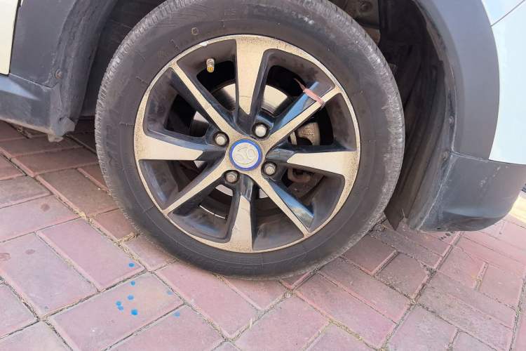 Used BAIC New Energy EC 2017 EC200 Dynamic Edition Right Front Wheel Hub