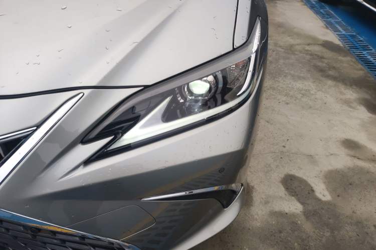 Used Lexus ES 2021 300h Excellence Edition
