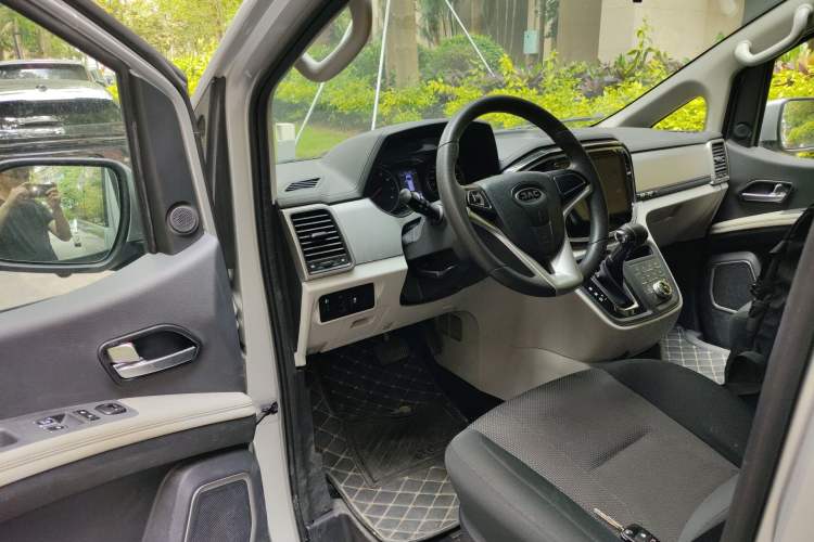 Used JAC Refine M4 2022 2.0 TGDI Automatic Business Edition Driver Seat