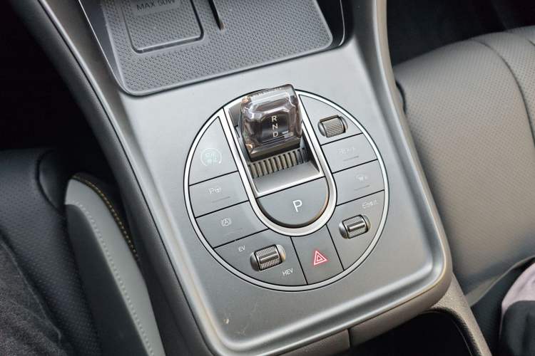 Used BYD Sealion 05 DM-i 2025 DM-i Smart Drive 115KM Flagship Model Gear Lever