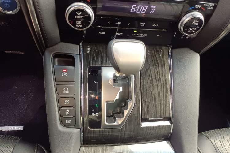 Used Lexus LM 2020 300h Four-Seat Grand Edition
