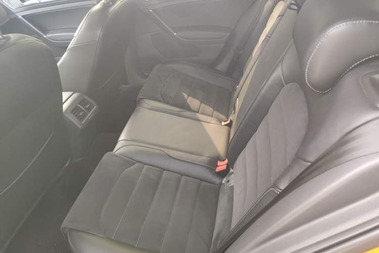 Used Volkswagen Golf 2018 230TSI Automatic Luxury Version Left Rear Seat