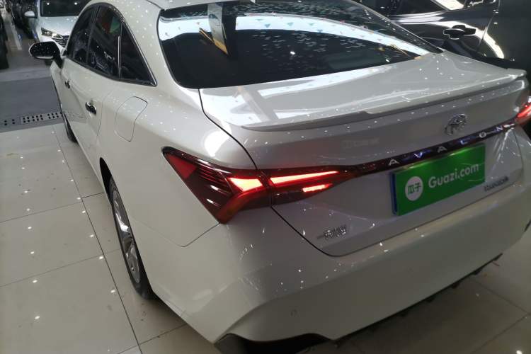 Used Toyota Avalon 2019 2.5L Ambition Version China VI Standard Exterior 2