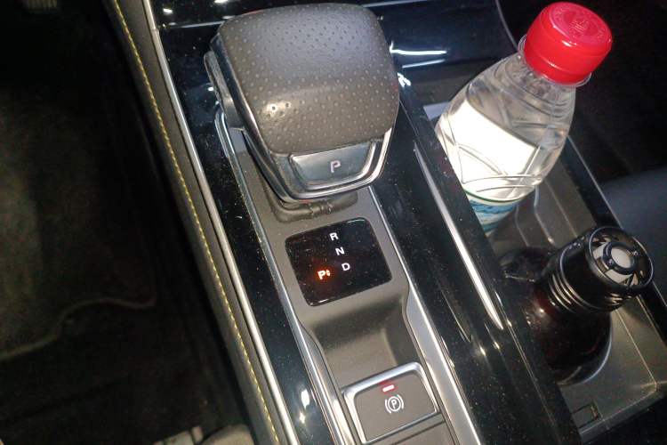 Used Roewe i6 MAX New Energy 2022 EV 600 Skyroof Flagship Edition
