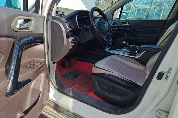 Used GAC Trumpchi GS4 2015 200T G-DCT Luxury Edition Driver Seat