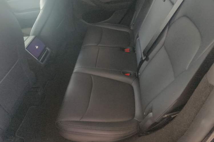 Used Tesla Model Y 2025 Rear-Wheel-Drive Version
