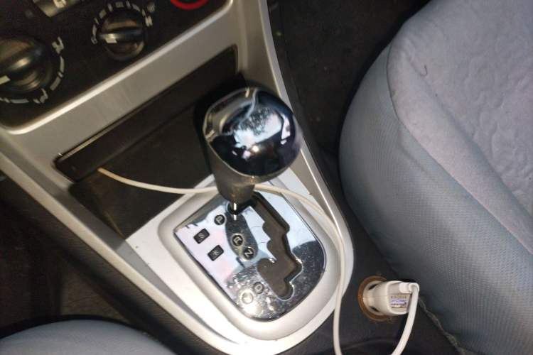 Used Peugeot 307 2010 Sedan 1.6L Automatic Comfort Edition Gear Lever