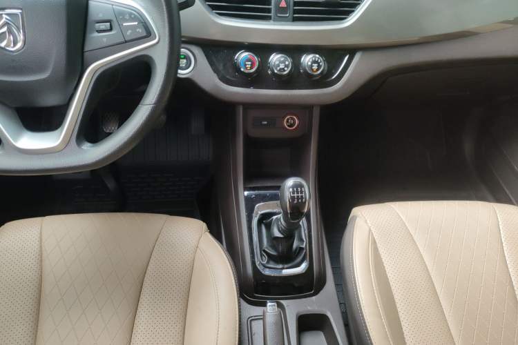 Used Baojun 310W 2017 1.5L Manual Luxury Edition China V