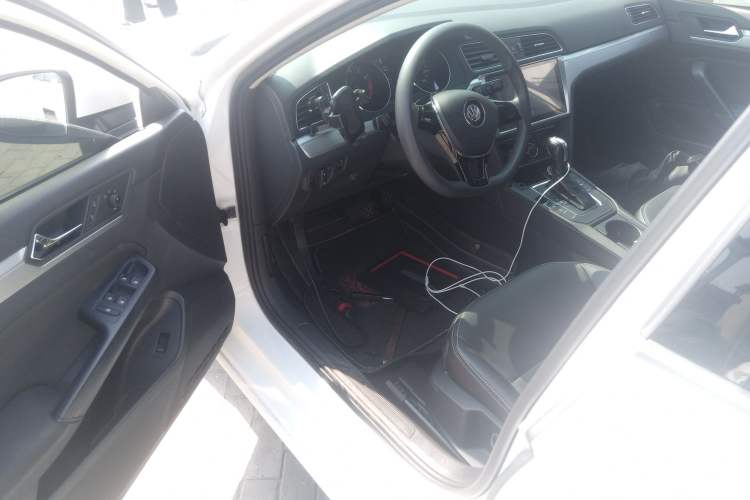 Used Volkswagen Lamando 2018 230TSI DSG Fashion Edition
