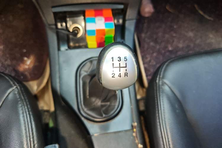 Used JAC Group Heyue 2012 1.5L Manual Luxury Sport Edition Gear Lever