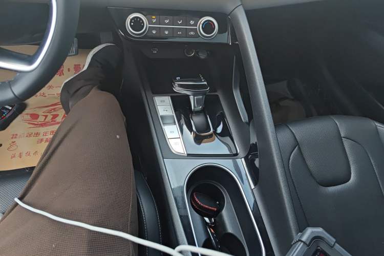 Used Hyundai Elantra 2021 1.5L CVT GLX Elite Edition Gear Lever