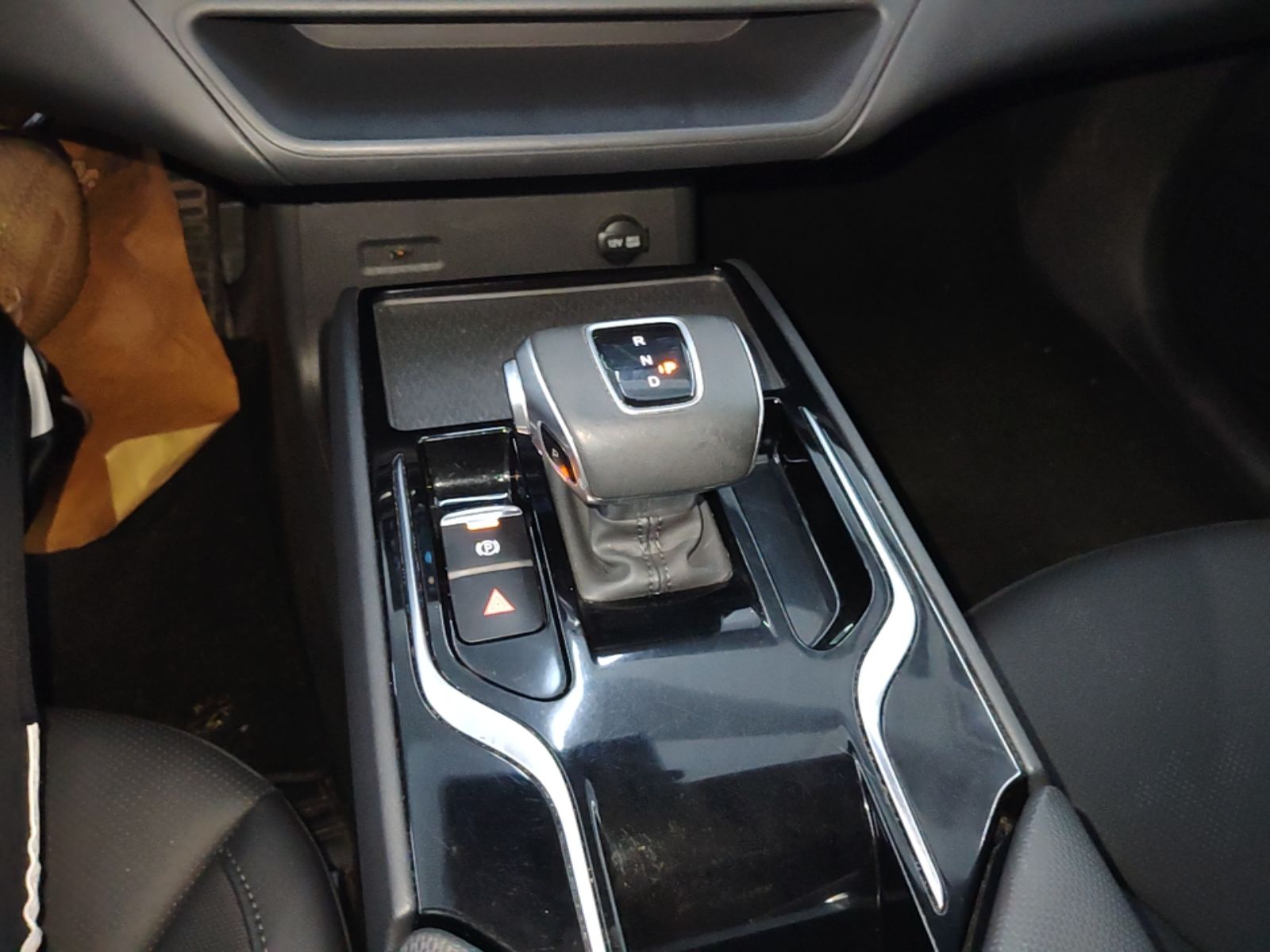 Hongqi E-QM5 2024 610 km PLUS — снимка 16